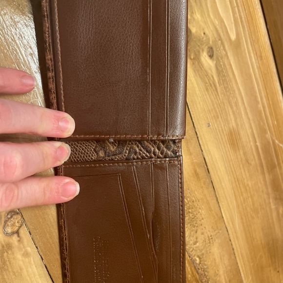Handcraft Leather Men’s Brown Wallet - Picture 5 of 12